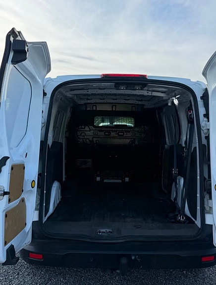 Ford Transit Connect 3 of 8