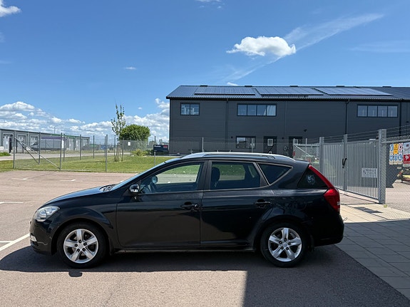 Kia Ceed 2 of 7