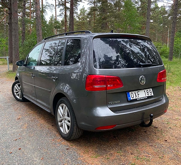 Volkswagen Touran 4 of 5