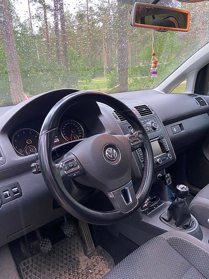 Volkswagen Touran 5 of 5