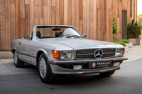 Mercedes-Benz 300 SL 2 of 5