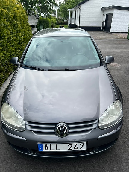 Volkswagen Golf V 4 of 8