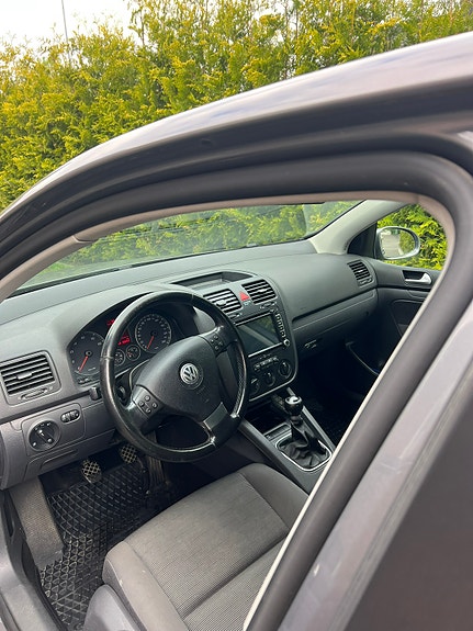 Volkswagen Golf V 6 of 8