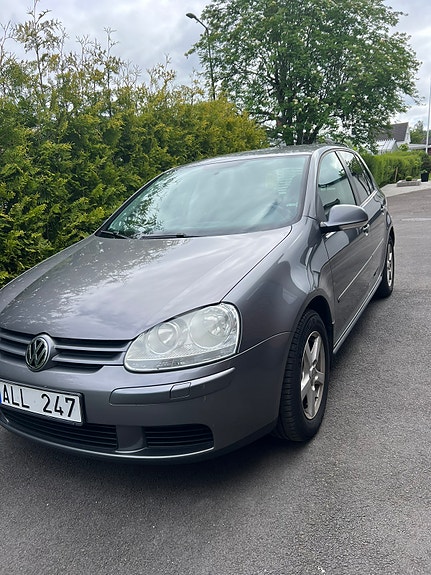 Volkswagen Golf V 3 of 8