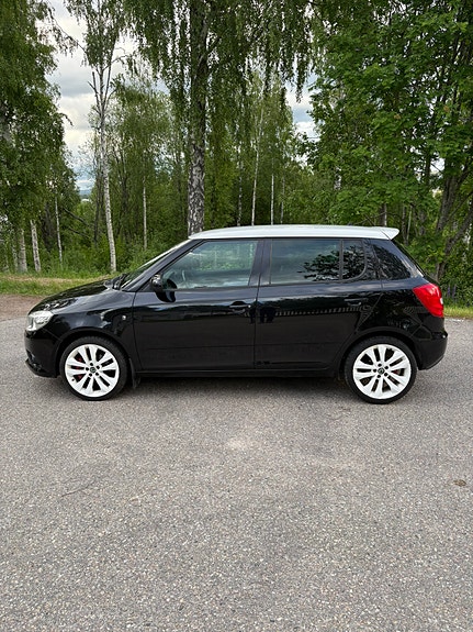 Skoda Fabia 2 of 5