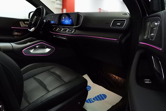 Mercedes-Benz GLE53 16 of 30
