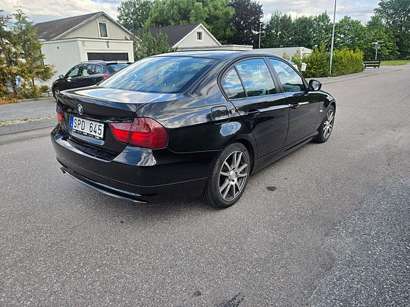 BMW 318d 4 of 8