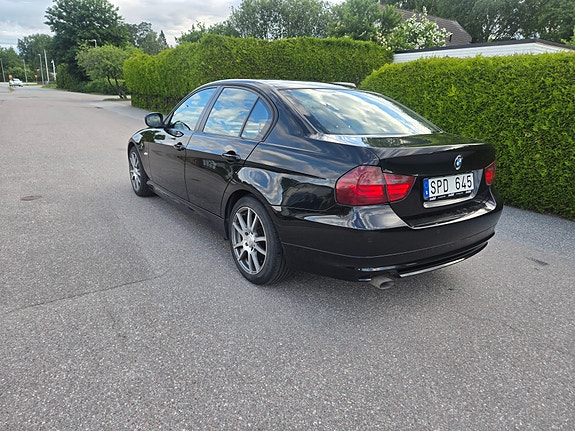 BMW 318d 5 of 8