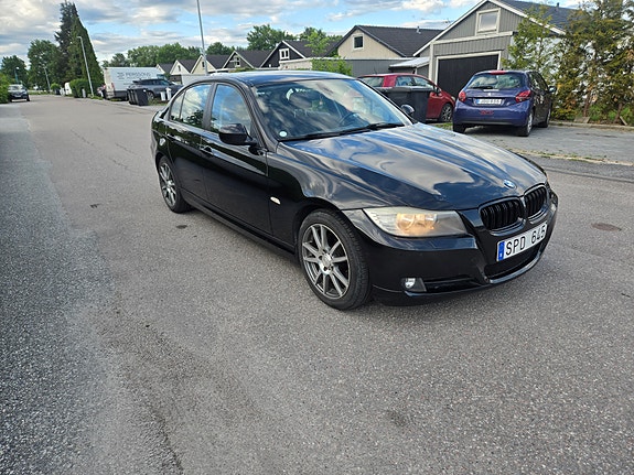BMW 318d 3 of 8