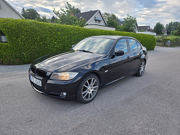 BMW 318d 2 of 8