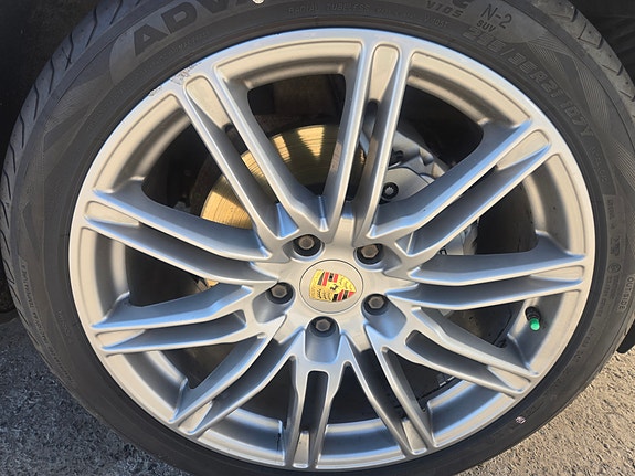 Porsche Cayenne S 5 of 5