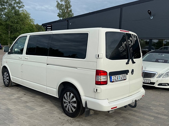Volkswagen Caravelle 4 of 5