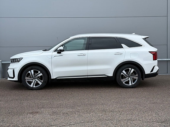 Kia Sorento 2 of 19