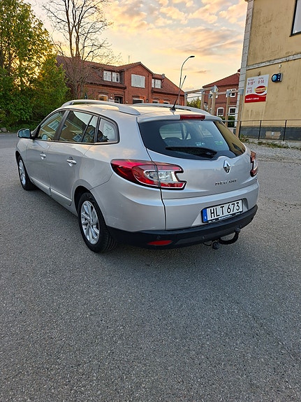 Renault Megane III 2 of 5