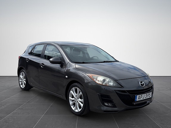 Mazda 3 4 of 5