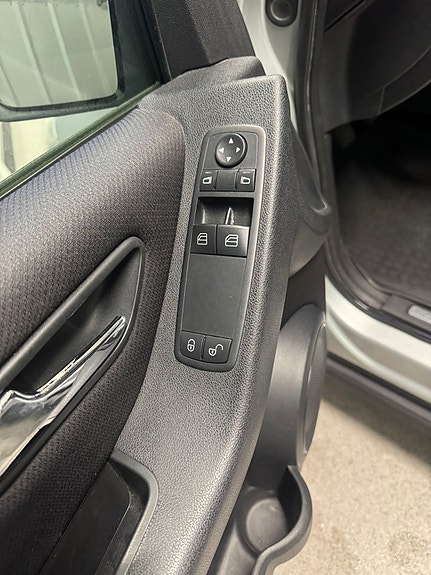 Mercedes-Benz A170 9 of 10