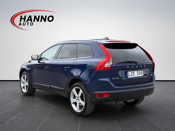 Volvo XC60 3 of 5