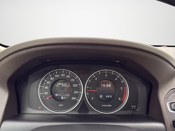 Volvo XC60 16 of 30