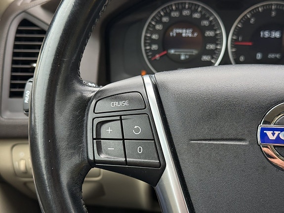 Volvo XC60 29 of 30