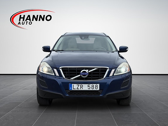 Volvo XC60 8 of 30