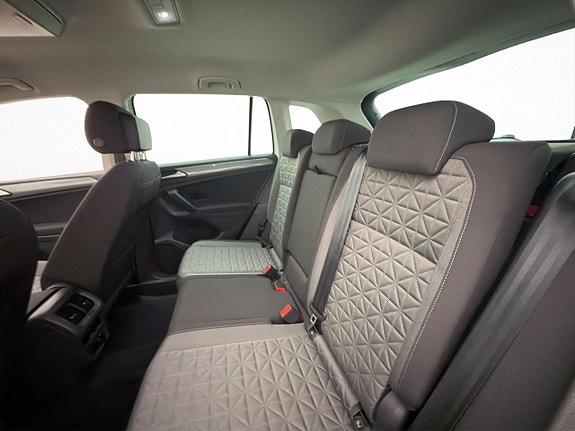 Volkswagen Tiguan 15 of 30