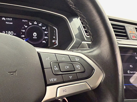 Volkswagen Tiguan 19 of 30