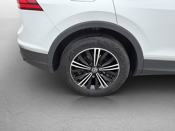 Volkswagen Tiguan 30 of 30