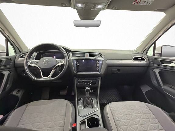 Volkswagen Tiguan 16 of 30