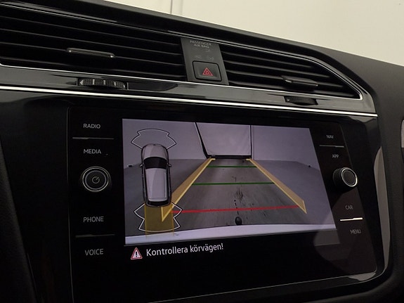 Volkswagen Tiguan 13 of 30