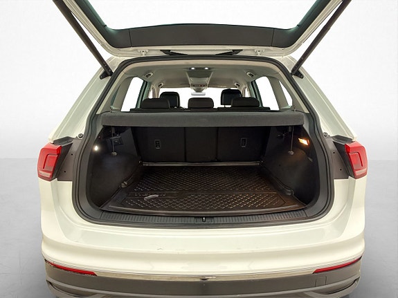 Volkswagen Tiguan 8 of 30