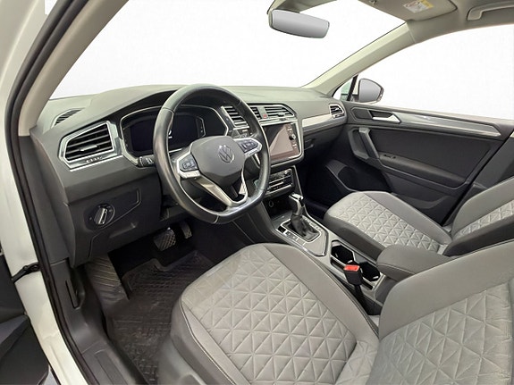 Volkswagen Tiguan 12 of 30