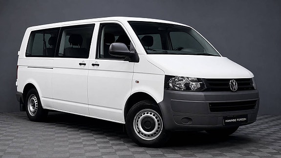 Volkswagen Caravelle 3 of 5