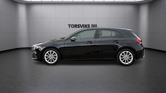 Mercedes-Benz A180 2 of 5