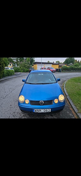 Volkswagen Polo 2 of 5