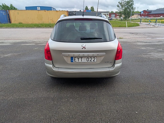 Peugeot 308 SW 3 of 5