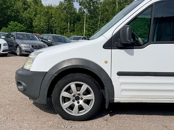 Ford Transit Connect 4 of 5