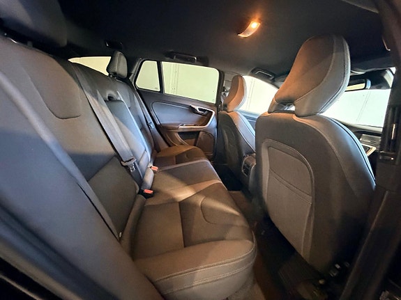Volvo V60 7 of 18
