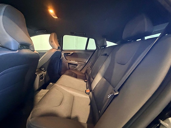 Volvo V60 9 of 18