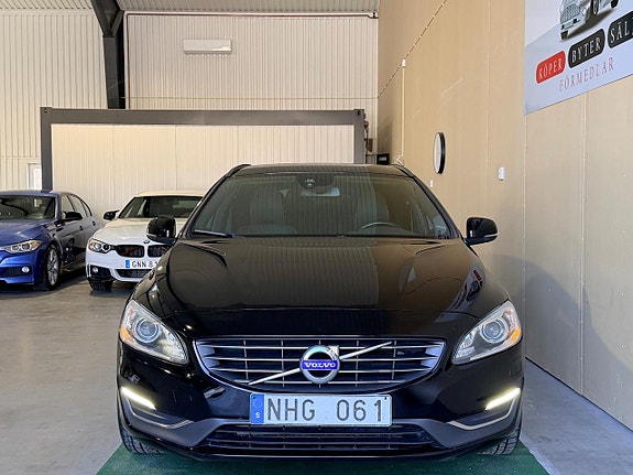 Volvo V60 2 of 18