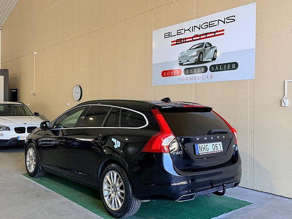 Volvo V60 17 of 18