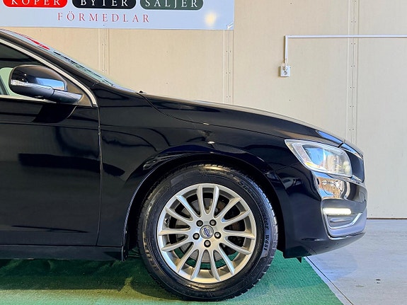 Volvo V60 3 of 18