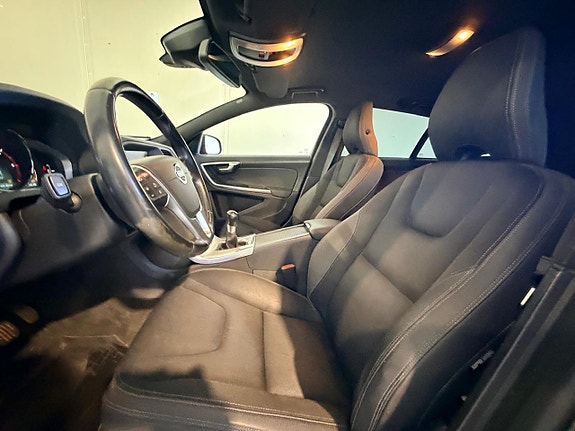 Volvo V60 10 of 18