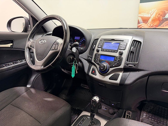 Hyundai i30 2 of 5