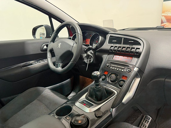 Peugeot 3008 2 of 5