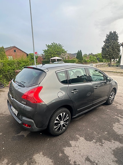Peugeot 3008 3 of 5