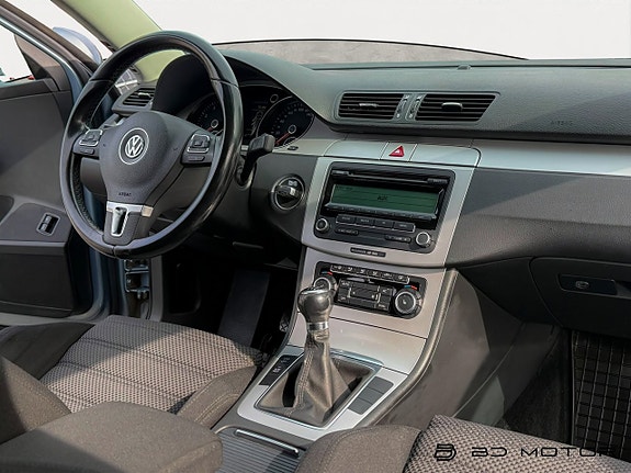 Volkswagen Passat 14 of 15
