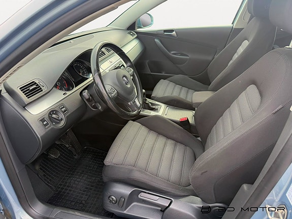Volkswagen Passat 12 of 15