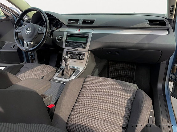 Volkswagen Passat 11 of 15