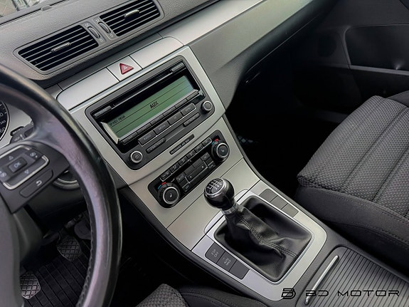 Volkswagen Passat 13 of 15