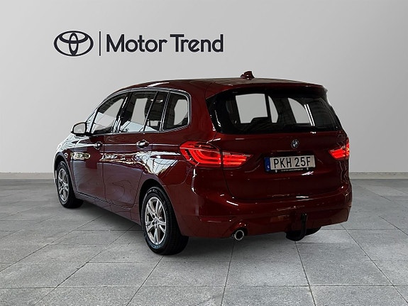 BMW 218i 2 of 11